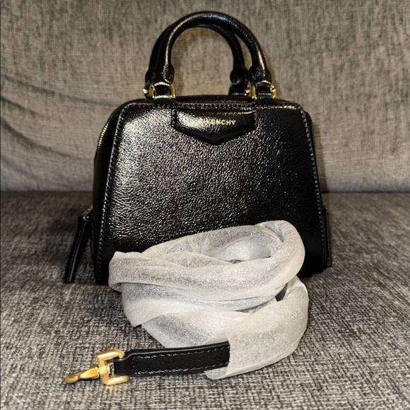 New Givenchy nano Antigona cube - Picture 7 of 8